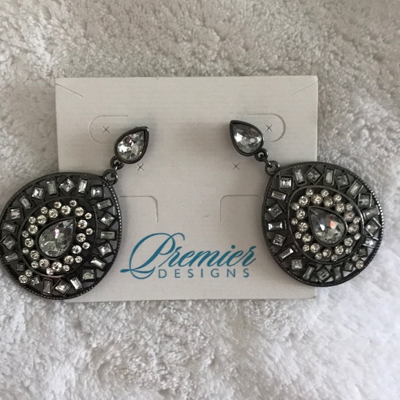 Premier Design Earrings - Picture 2 of 3